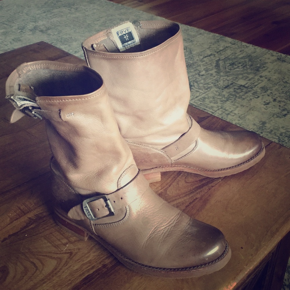 Frye Engineer short slouchy boots